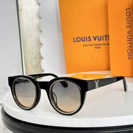 Picture of Louis Vuitton Sunglasses _SKUfw76722125fw